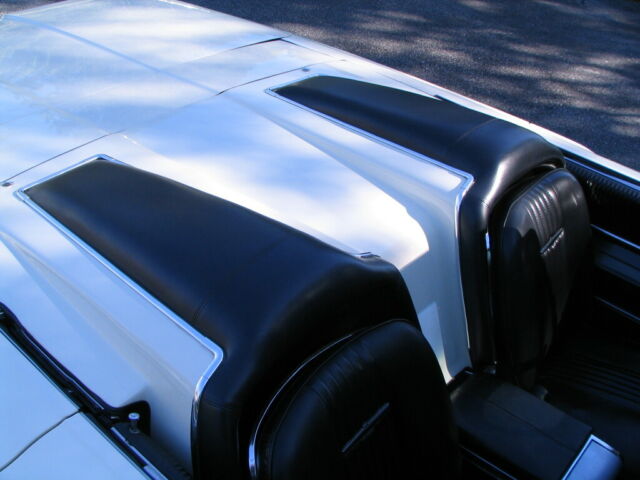 Ford Thunderbird 1964 image number 25