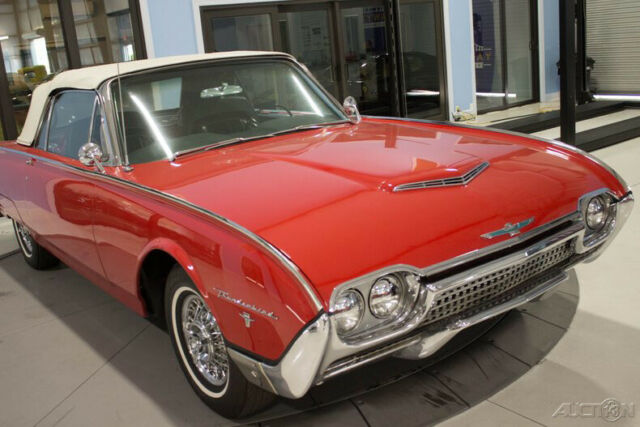 Ford Thunderbird 1962 image number 10