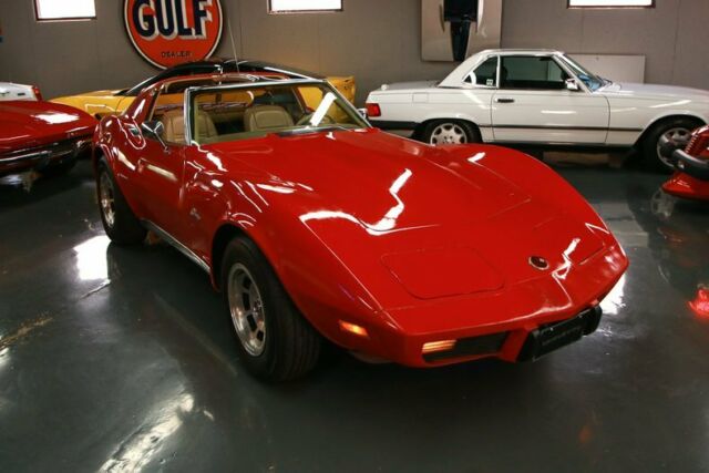 Chevrolet Corvette 1976 image number 22