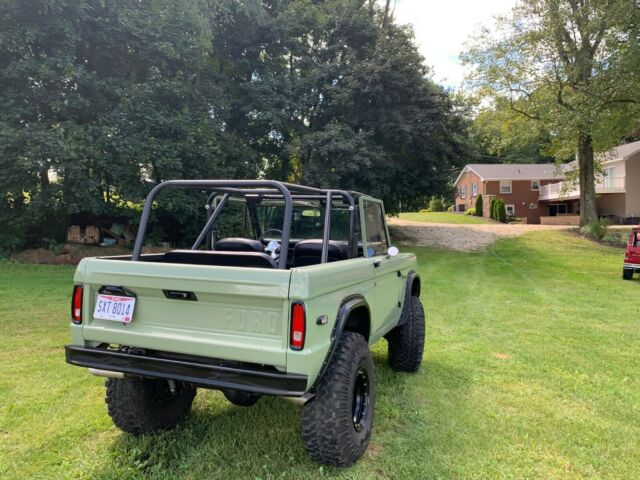 Ford Bronco 1970 image number 4