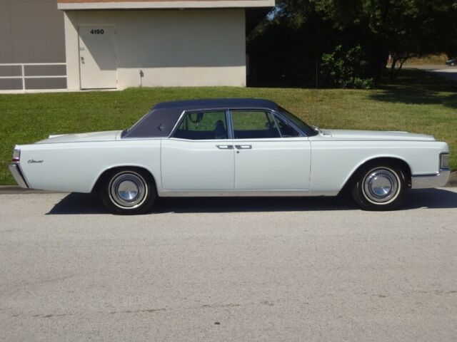 Lincoln Continental 1969 image number 10