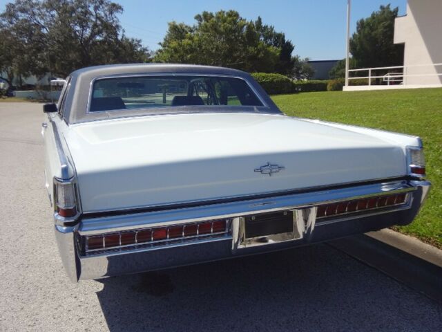 Lincoln Continental 1969 image number 42