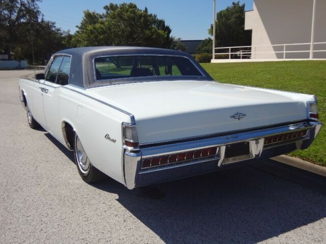 Lincoln Continental 1969 image number 43