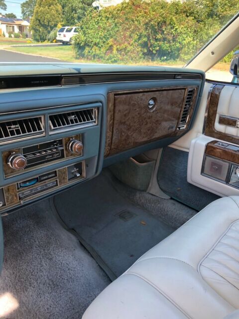 Cadillac DeVille 1979 image number 23