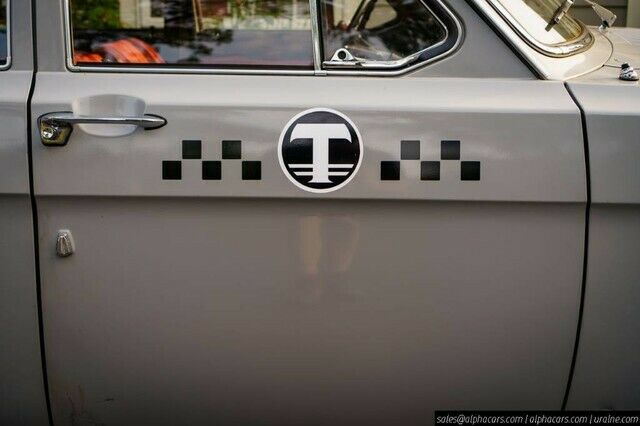 Volga GAZ M24 Moscow Taxi 1976 image number 22