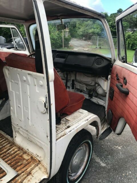 Volkswagen Bus/Vanagon 1971 image number 19