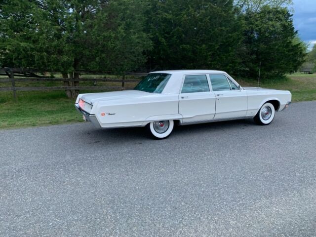 Chrysler Newport 1968 image number 4
