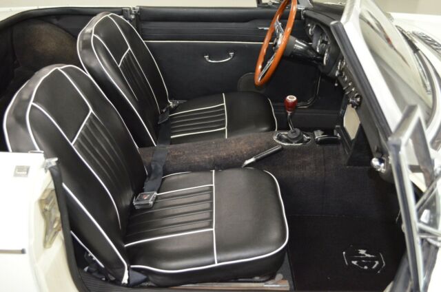 MG MGB 1967 image number 15
