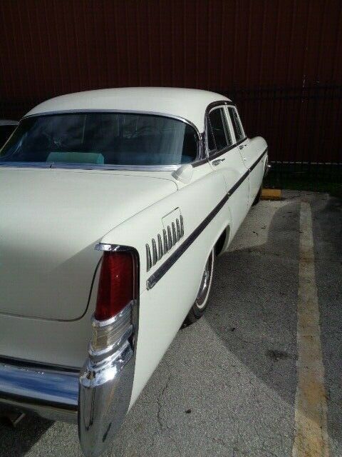 Chrysler New Yorker 1956 image number 8