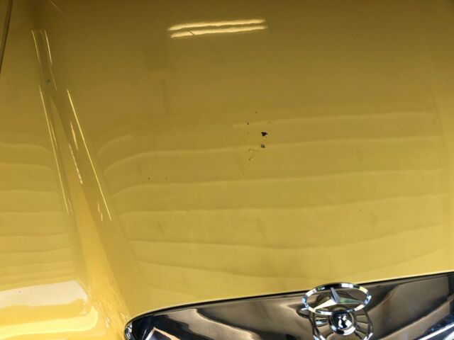 Mercedes-Benz 200-Series 1973 image number 12