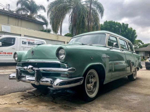 Ford Country Sedan Wagon 1953 image number 1