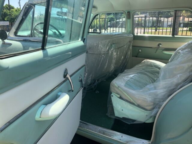 Ford Country Sedan Wagon 1953 image number 31