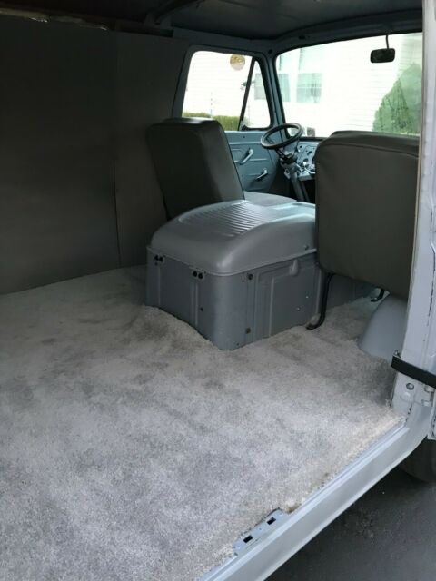 Ford E-Series Van 1967 image number 4