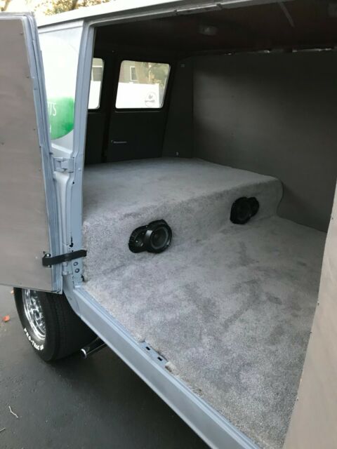 Ford E-Series Van 1967 image number 5