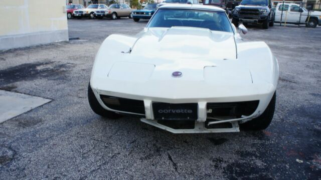 Chevrolet Corvette 1976 image number 15