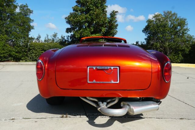 Volkswagen Karmann Ghia 1969 image number 13