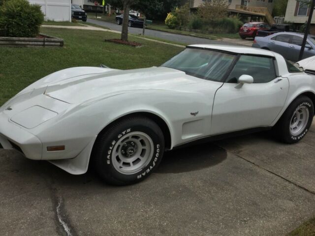 Chevrolet Corvette 1979 image number 4