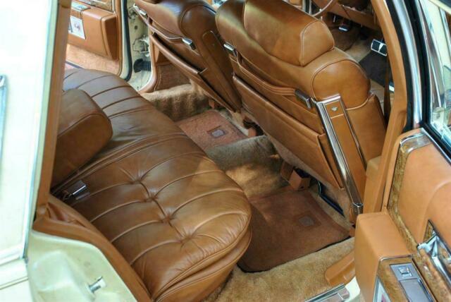 Cadillac Fleetwood 1979 image number 25