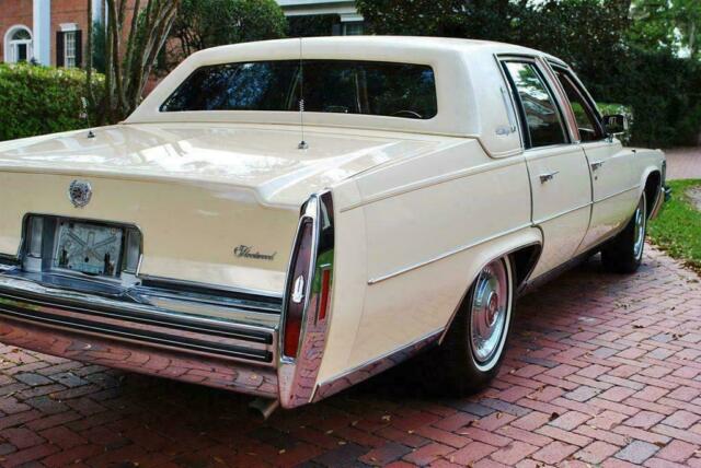Cadillac Fleetwood 1979 image number 3