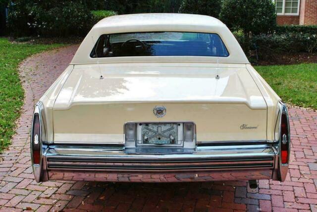 Cadillac Fleetwood 1979 image number 4