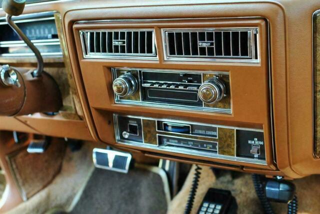 Cadillac Fleetwood 1979 image number 8