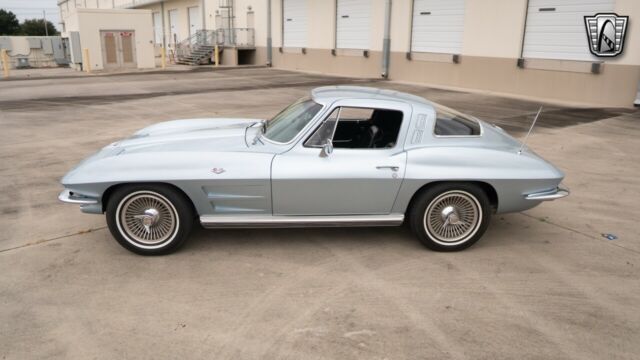 Chevrolet Corvette 1964 image number 28
