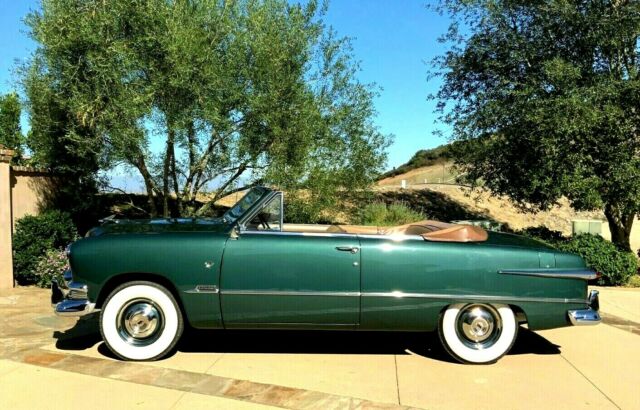 Ford Custom Convertible 1951 image number 0