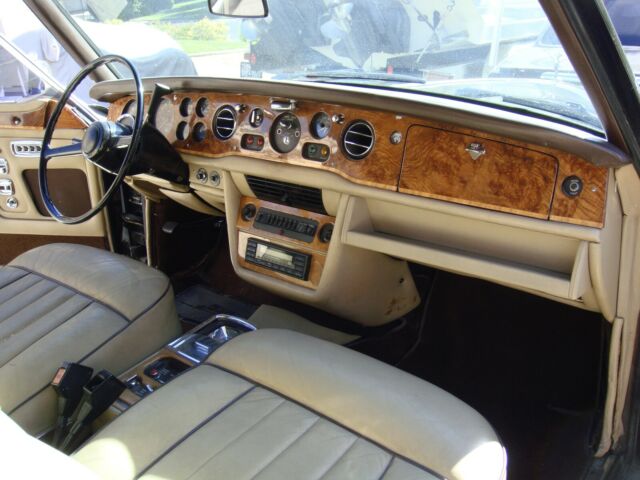 Rolls-Royce Corniche 1973 image number 25