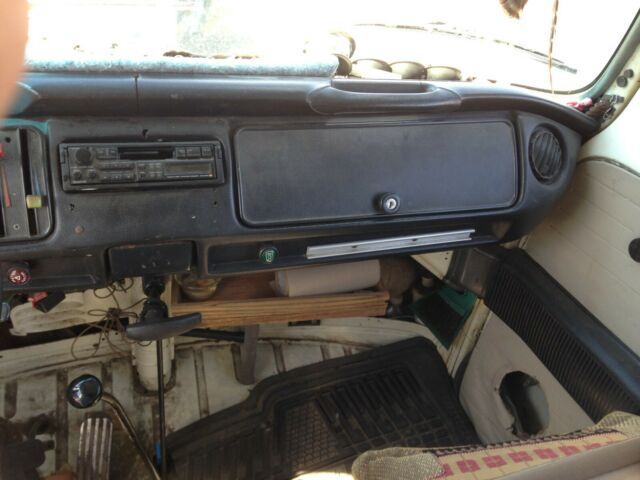 Volkswagen Bus/Vanagon 1973 image number 23