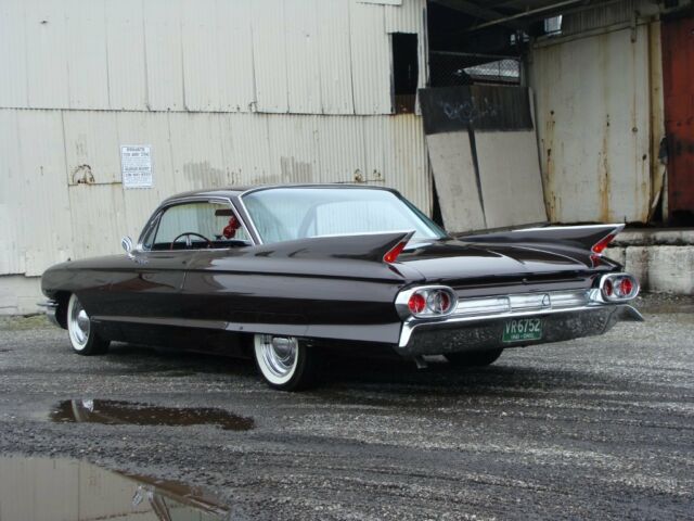 Cadillac DeVille 1961 image number 3