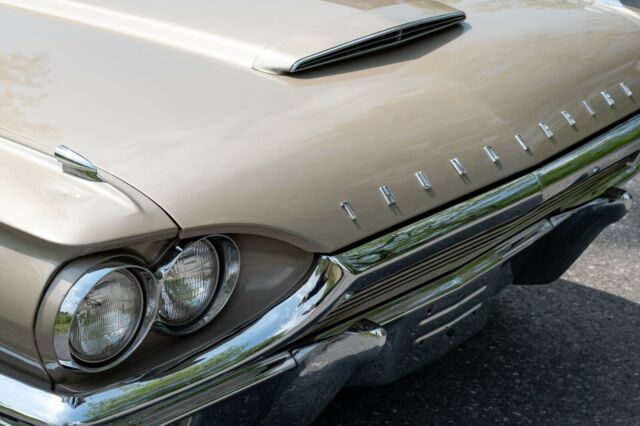 Ford Thunderbird 1964 image number 24