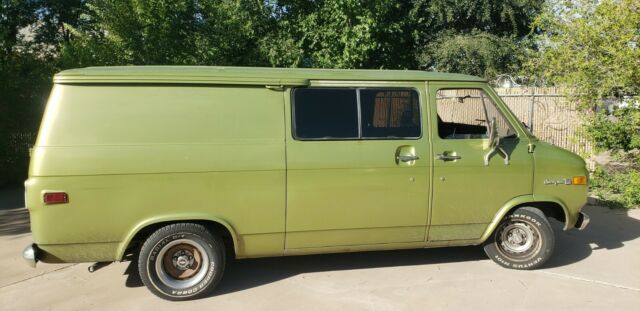 Chevrolet G20 Van 1972 image number 0