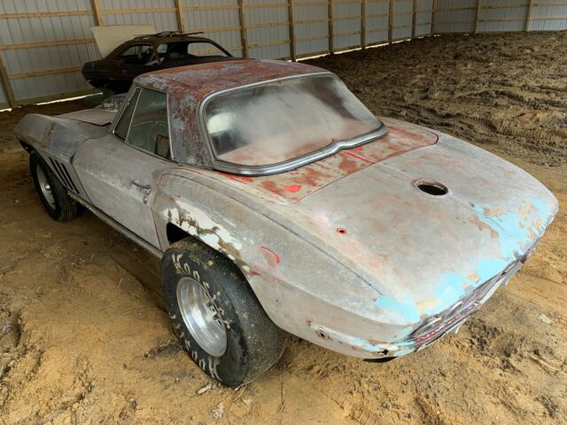 Chevrolet Corvette 1965 image number 2