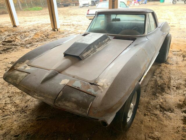 Chevrolet Corvette 1965 image number 28