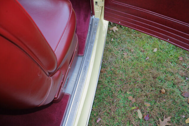 Buick Series 50 1940 image number 37