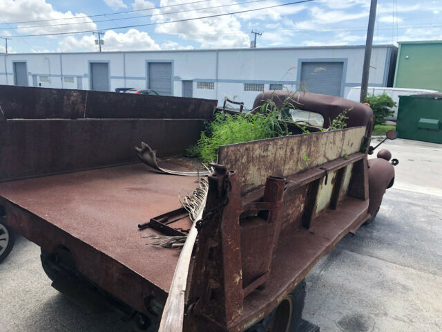 Dodge Truck 1946 image number 9
