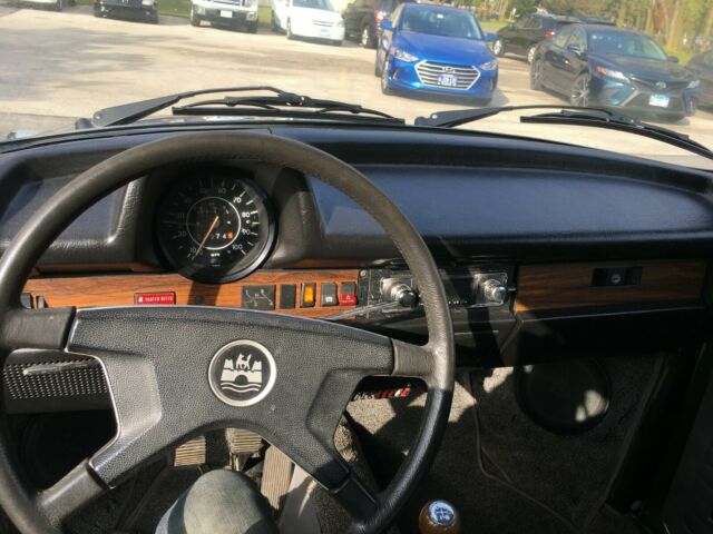 Volkswagen Beetle - Classic 1975 image number 18