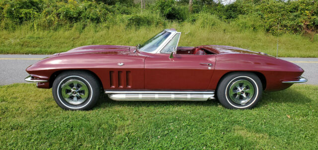 Chevrolet Corvette 1965 image number 0