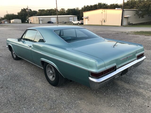 Chevrolet Impala 1966 image number 23
