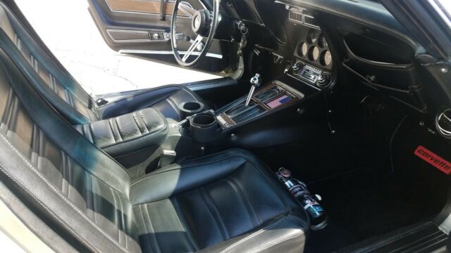 Chevrolet Corvette 1972 image number 36