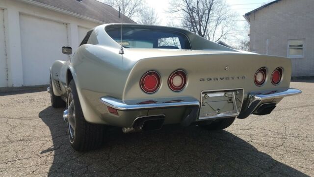 Chevrolet Corvette 1972 image number 37