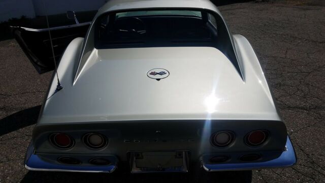 Chevrolet Corvette 1972 image number 45