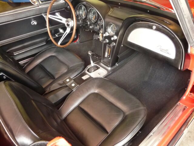 Chevrolet Corvette 1965 image number 10