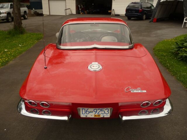 Chevrolet Corvette 1965 image number 27