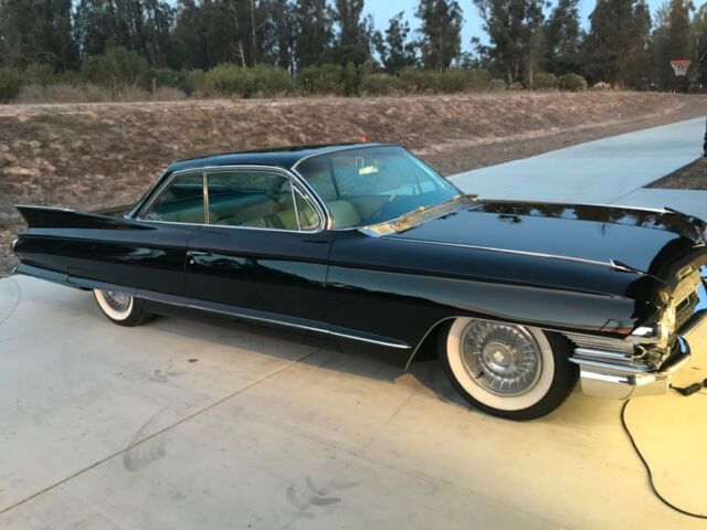 Cadillac Series 62 1961 image number 7