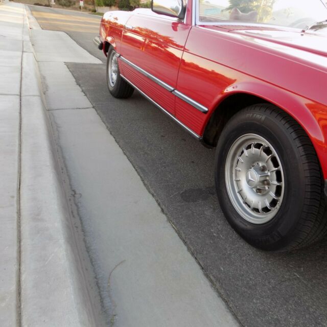 Mercedes-Benz SL-Class 1979 image number 14