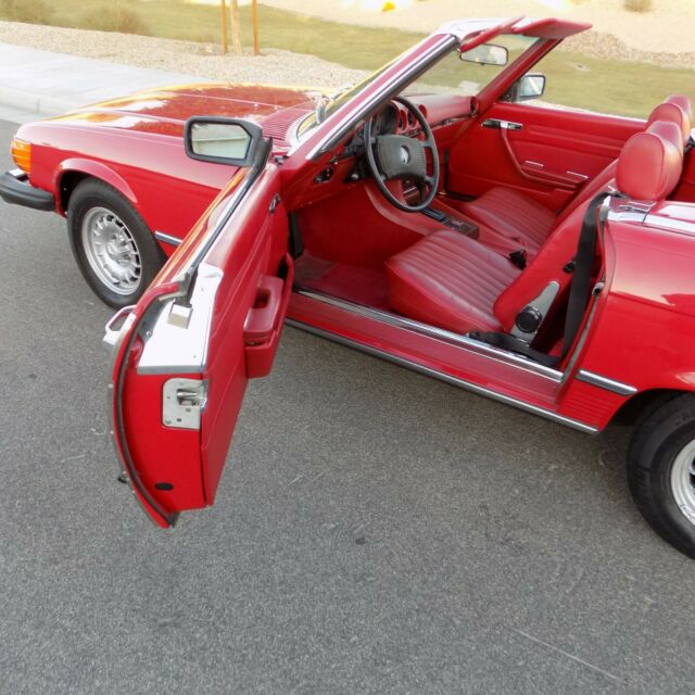 Mercedes-Benz SL-Class 1979 image number 25
