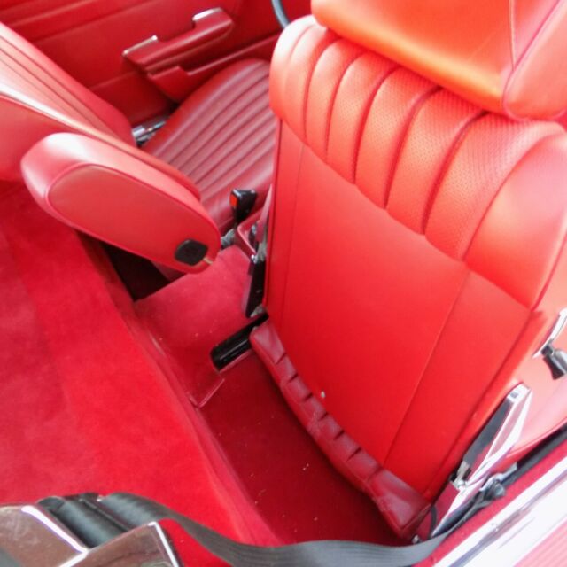 Mercedes-Benz SL-Class 1979 image number 29