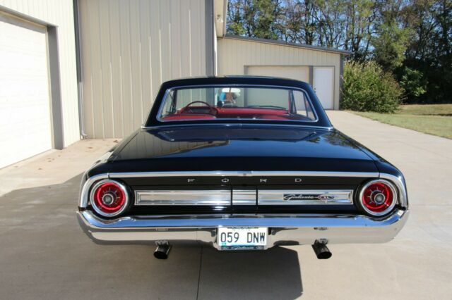 Ford Galaxie 1964 image number 1