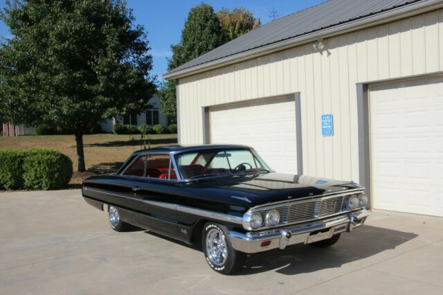 Ford Galaxie 1964 image number 2